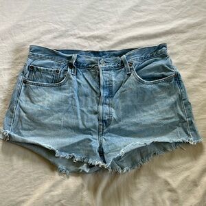 Levi’s High Rise Denim Shorts - Size 33